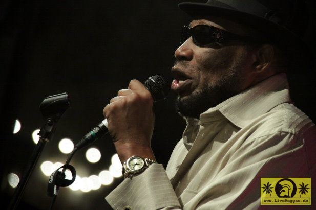 Derrick Morgan - Soulfood International - 15. This Is Ska Festival Rosslau 25. Juni 2011 (3).JPG